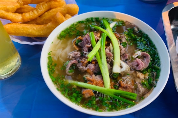 Phở Đường Tàu lúc nào cũng đông khách