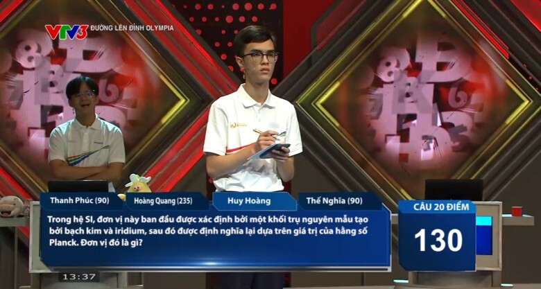 Huy Hoàng cũng không có câu trả lời nào đúng trong lượt Về đích của mình. Hoàng Quang 1 lần đưa ra đáp, 1 lần đưa ra đáp án sai, Thanh Phúc cũng có 1 câu trả lời sai và bị trừ điểm trong lượt thi của Huy Hoàng. 