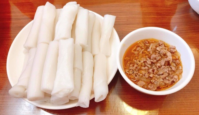 Bánh gật gù dễ bị nhầm thành phở cuốn chay