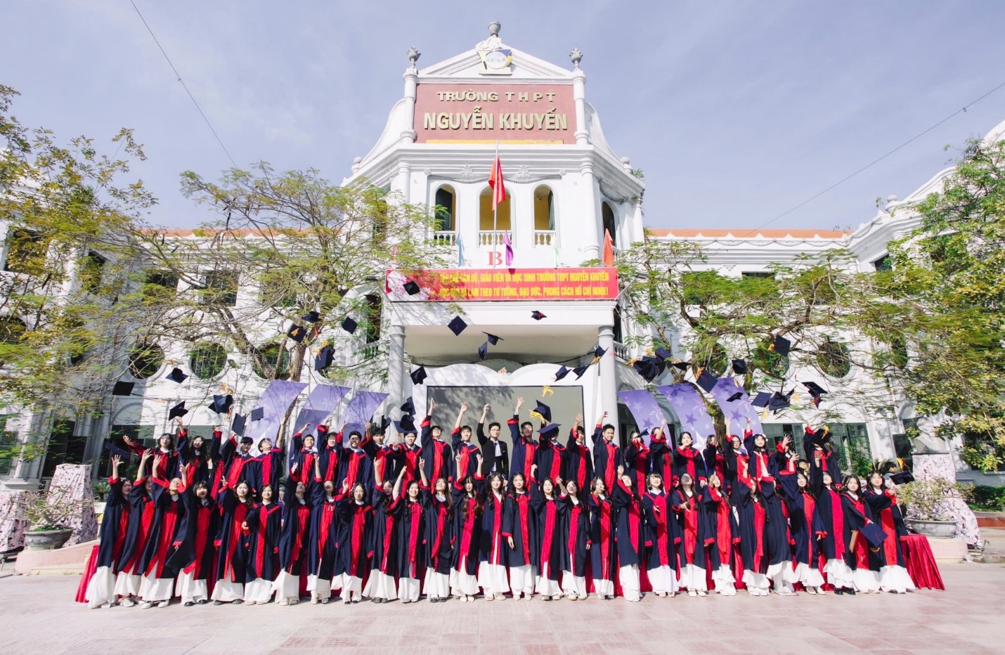 Ngôi trường có thành tích học tập nổi bật tại địa phương