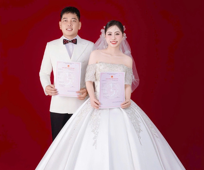 Tiên và Minh quyết định kết hôn sau khoảng thời gian yêu qua mạng