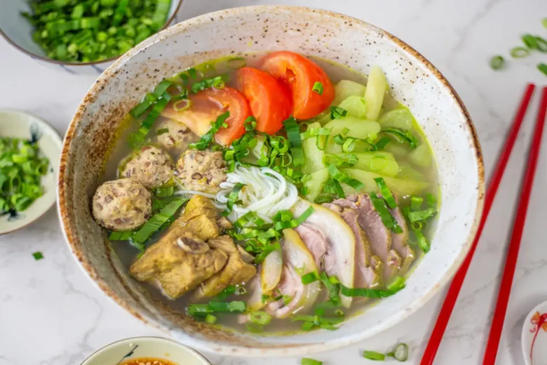 Bún bung là món ăn nên thưởng thức trong mùa hè 