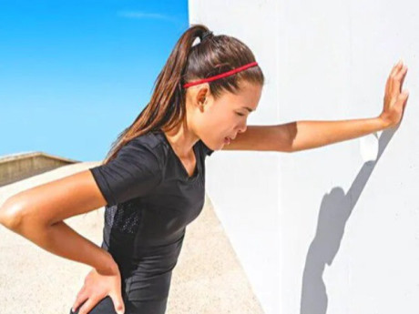 Đừng chủ quan với chóng mặt, đau đầu trong ngày nắng nóng