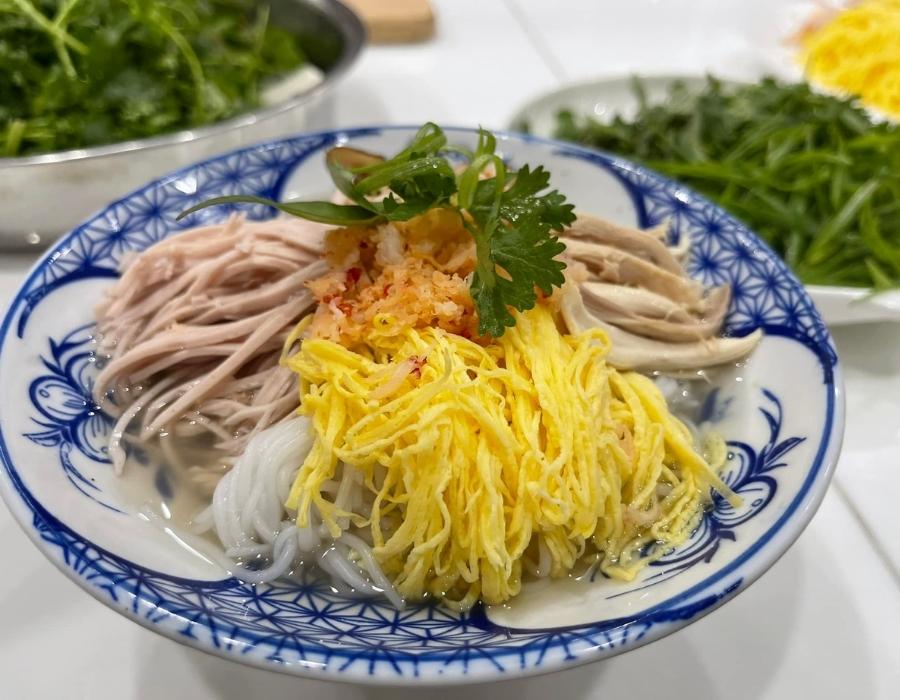 Bún thang tinh tế trong khâu bày trí