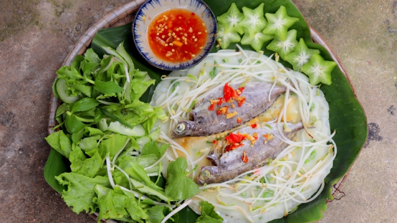 Bánh xèo cá kình xứ Huế