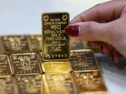 Tin tức - Ngược dòng thế giới, giá vàng miếng SJC neo cao chót vót