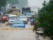 Tin tức - Dự báo hoàn lưu bão số 5 Kajiki gây mưa đến bao giờ, hôm nào Hà Nội hết mưa?