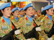 Tin tức - Khối nữ gây ấn tượng mạnh trong buổi sơ duyệt diễu binh, diễu hành