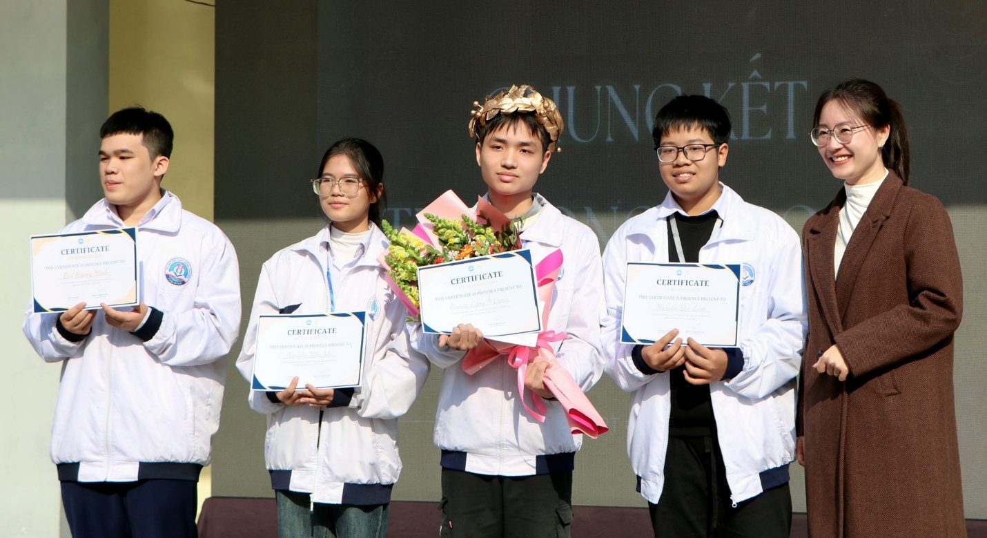 Công Nguyên giành vòng nguyệt quế tại sân chơi tri thức trường nhà