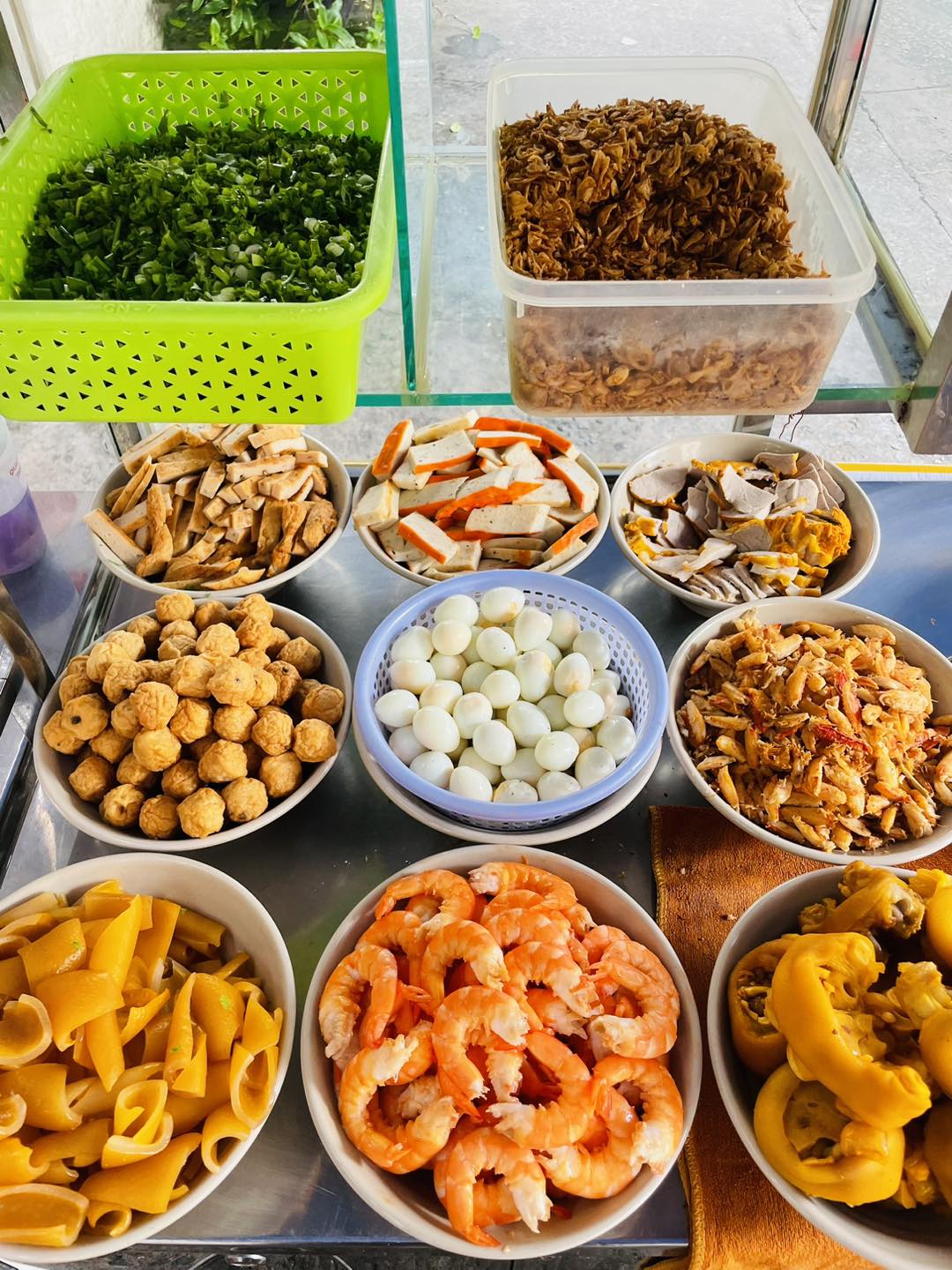 Nguyên liệu tươi ngon với giá thành đắt đỏ (Ảnh minh họa)