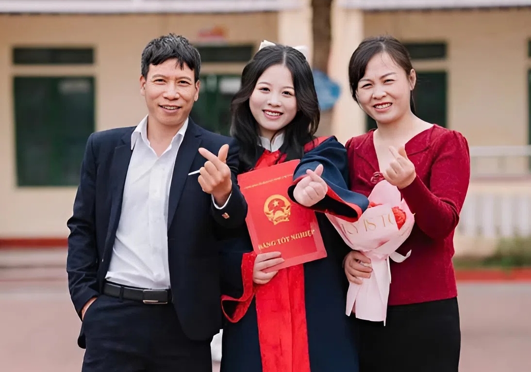 Gia đình là điểm tựa vững chắc giúp Diệu Linh chạm tới danh hiệu thủ khoa 