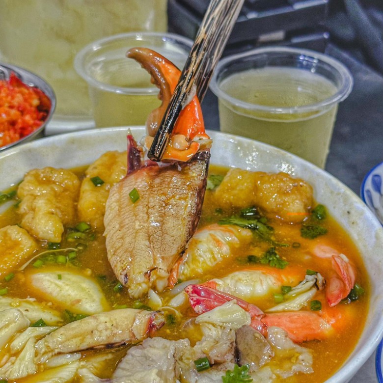 Tô bánh canh “đắt xắt ra miếng” (Ảnh minh họa)