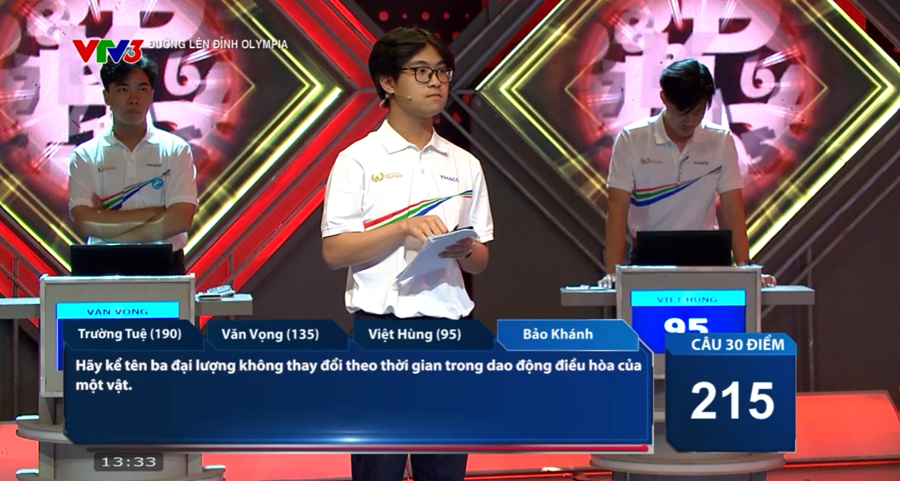 Bảo Khánh là người Về đích đầu tiên với 1 câu trả lời đúng, nâng tổng số điểm lên 215.