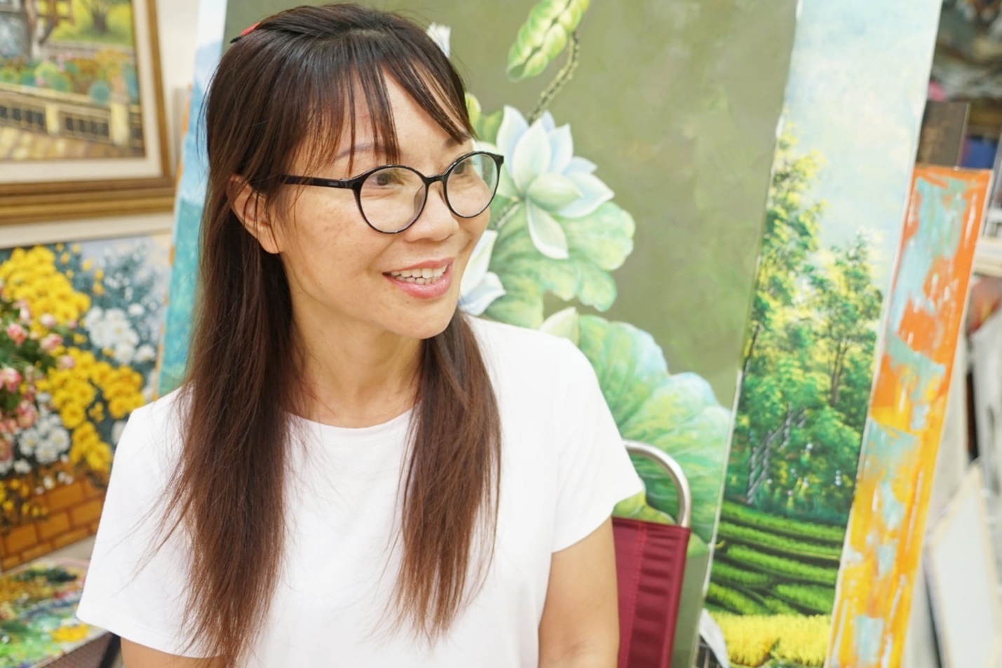 Chị Phương Anh vui vẻ trò chuyện