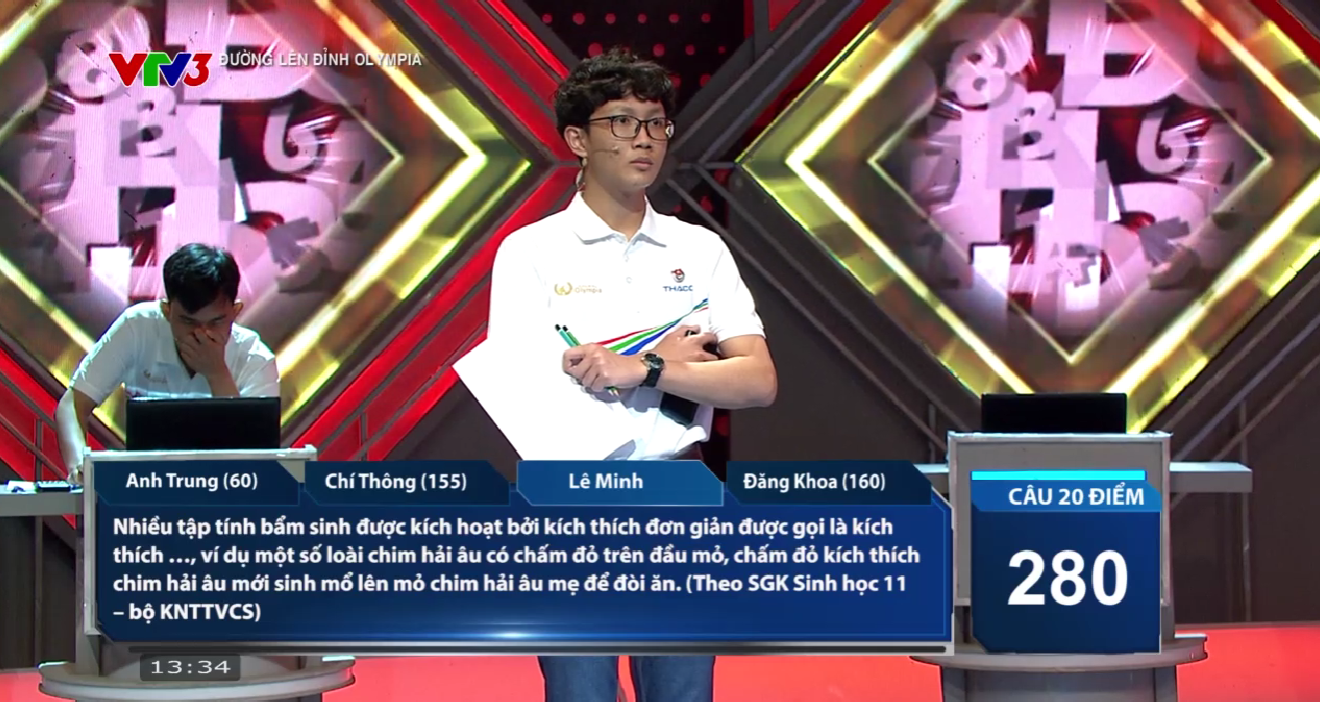 Lê Minh bước vào lượt thi Về đích của mình với 2 câu trả lời đúng, nâng tổng số điểm lên 280. 