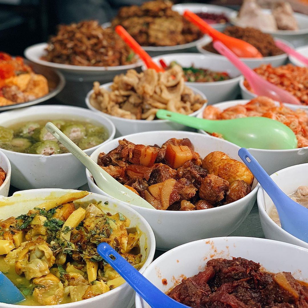 4 quán cơm bụi đắt nhất nhì hà nội 200000 đồngsuất mà đông nườm nượp giữ khách nhờ nguyên tắc bất di bất dịch - 1