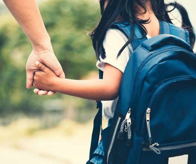 Con đã lớn lên mà không có mẹ (Ảnh minh họa)