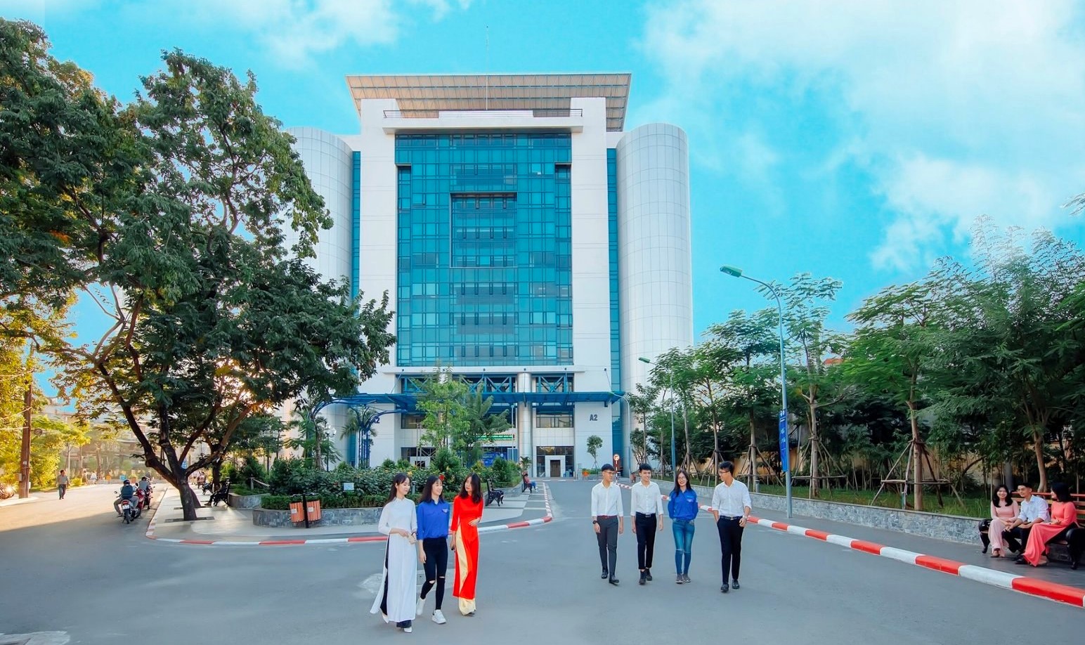 Đại học Kinh tế Quốc dân là niềm mơ ước của nhiều sinh viên