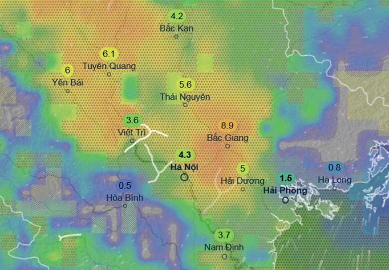 Dự báo mưa ở nhiều tỉnh thành miền Bắc vào đêm 14, rạng sáng 15/8 (những con số trong hình là lượng mưa dự báo trong khoảng 3 giờ, tính theo mm). Ảnh: Ventusky, ICON.