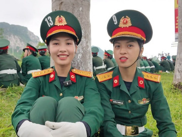 Duyên gặp gỡ của hai nữ chiến sĩ tên Linh trên thao trường diễu binh