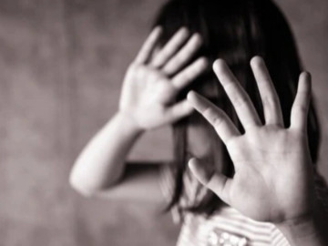 Bé mẫu giáo bị đánh tím lưng, clip từ camera khiến phụ huynh bàng hoàng