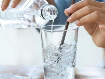 5 thói quen gây hại sức khỏe trong mùa hè