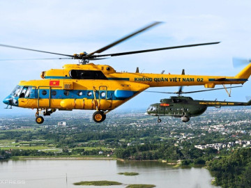 Trực thăng ghép đội hình bay phục vụ đại lễ 80 năm Quốc khánh