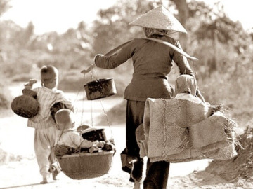 Con lỡ dại theo người ta rồi thất lạc, cả đời mẹ tìm kiếm mỏi mòn, 70 năm sau xảy ra chuyện chẳng ngờ