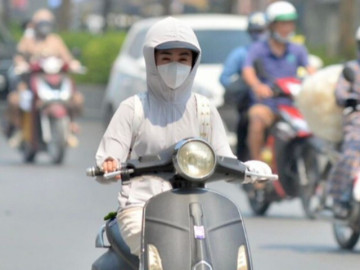 Tin tức 24h: Thời tiết Hà Nội tăng oi nóng trước khi thay đổi, dự báo sẽ mưa từ tối mai