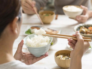 Ăn cơm có béo hơn ăn bún, phở?
