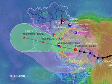 Bão áp sát đất liền, mạnh nhất hàng chục năm ở Bắc Trung Bộ