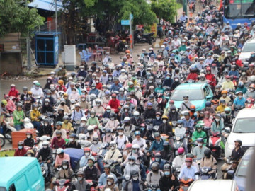 Hàng ngàn xe kẹt cứng trên cầu Bình Lợi sáng nay