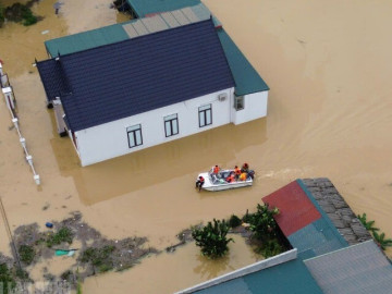 Một xã ở Thanh Hóa có hơn 3.000 ngôi nhà chìm trong biển nước