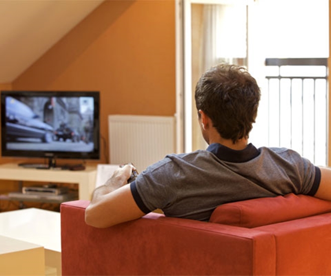 Nhiều người có thể ngồi một chỗ xem ti vi để kiếm tiền