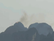 Clip Eva - Sét đánh cháy mỏm núi trên vịnh Hạ Long