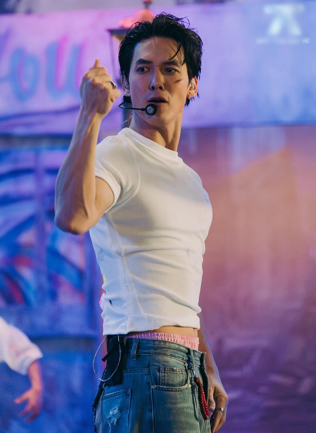 Cùng 34 tuổi và thuộc đội diễu hành a80 song luân được gán ghép với khả ngân tô dũng cùng bạn gái tình tứ không rời - 12