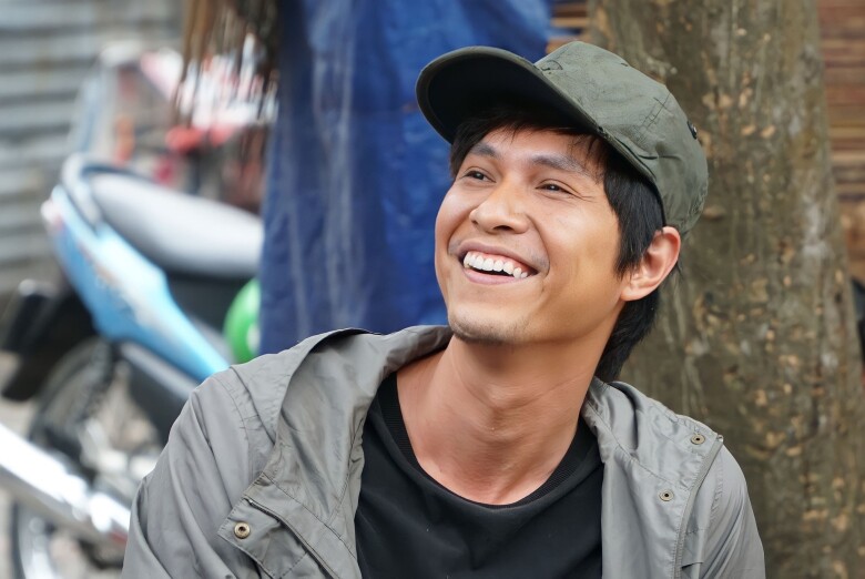 Cùng 34 tuổi và thuộc đội diễu hành a80 song luân được gán ghép với khả ngân tô dũng cùng bạn gái tình tứ không rời - 5