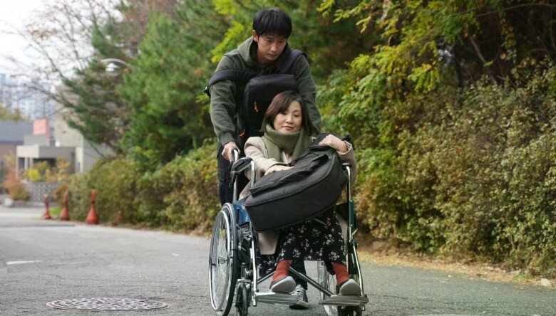 Hồng Đào trong vai nữ chính của phim Mang Mẹ Đi Bỏ.