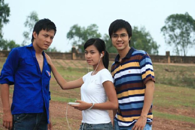 Hồng Đăng từng đóng vai chàng trai yêu mến nữ sinh Vàng Anh (Hoàng Thùy Linh) trong Nhật Ký Vàng Anh.