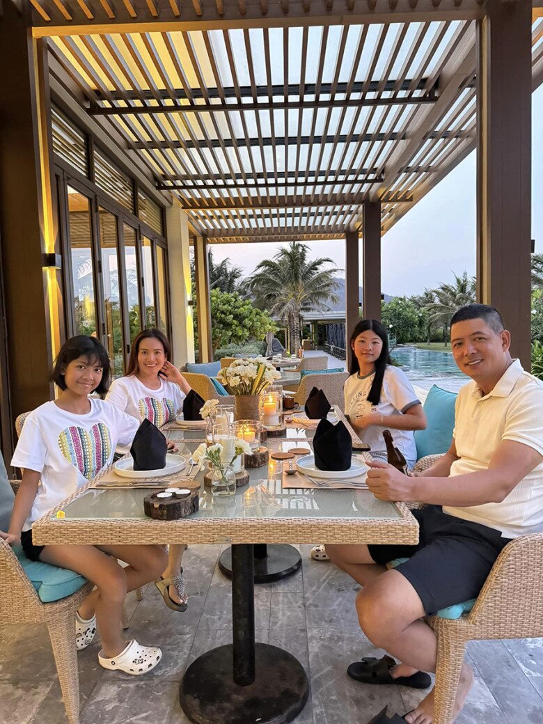 Hoàng Thùy Linh và 4 quý ông đặc biệt nhất sự nghiệp: Người điều hành 3 công ty, người phải trải qua 20 ca phẫu thuật - 12