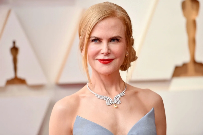 Nicole Kidman lớn tuổi nên khó mang bầu và tìm cách có thêm con bằng mang thai hộ.