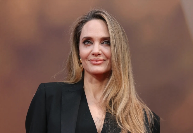 Angelina từng trả thù Brad bằng cách bán trang trạng rượu vang Pháp mà anh không hay biết.