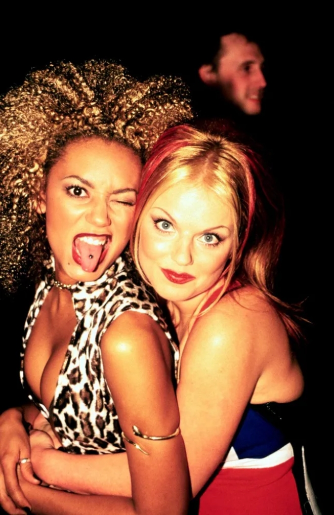 Mel B bất ngờ thừa nhận mình từng có “tình một đêm” với Geri Halliwell.