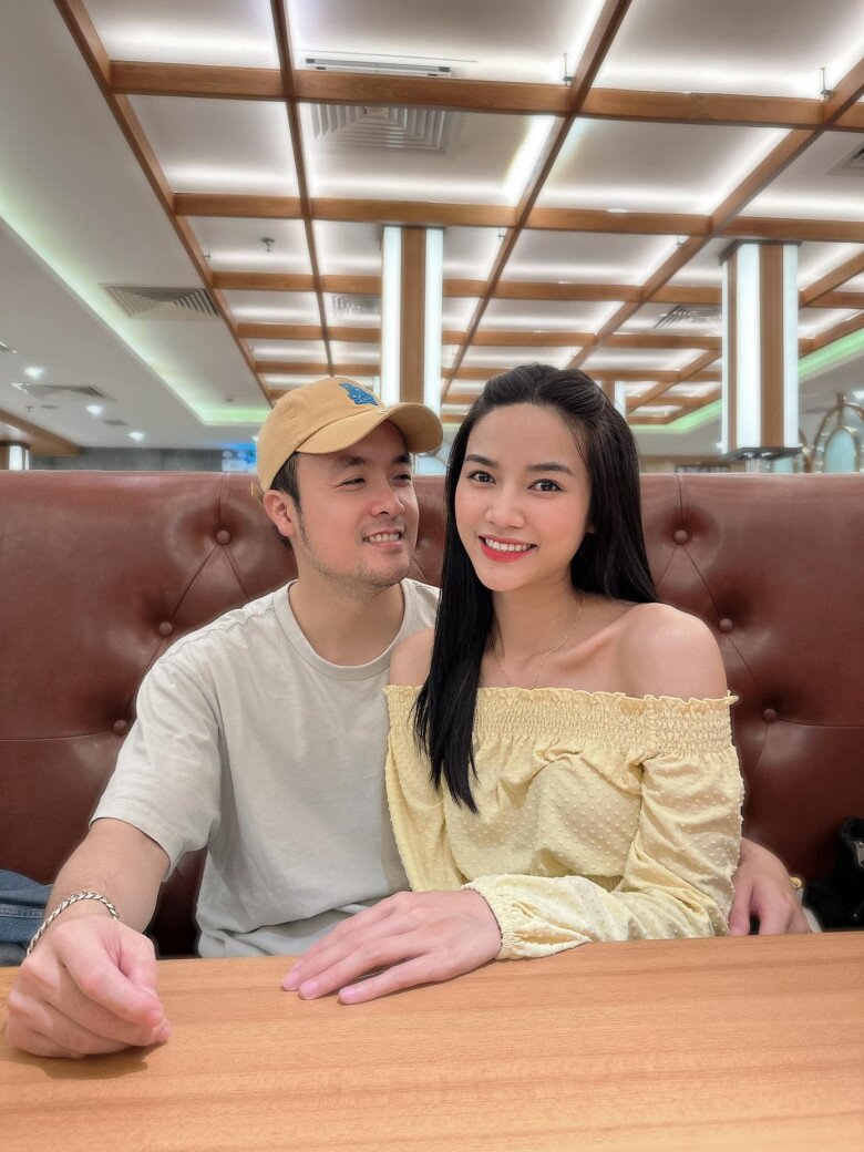 Người đẹp được khen xinh nhất nhì khối vỉa hè xem diễu hành lấy chồng cao 184m được bố mẹ yêu chiều - 8