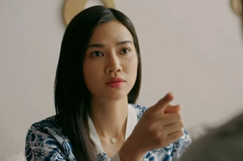 Người đẹp được khen xinh nhất nhì khối vỉa hè xem diễu hành lấy chồng cao 184m được bố mẹ yêu chiều - 4