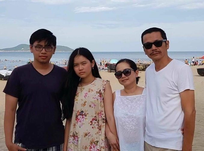 Vợ chồng NSND Trung Anh có 2 con tài năng khi giành học bổng du học nước ngoài.