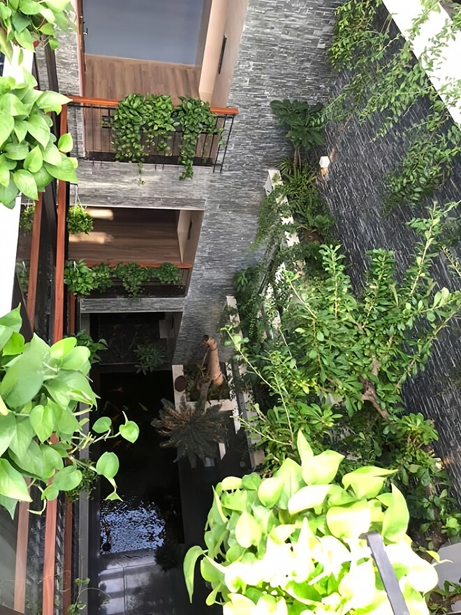 Vợ chồng nam ca sĩ sở hữu căn nhà trên phố khang trang.