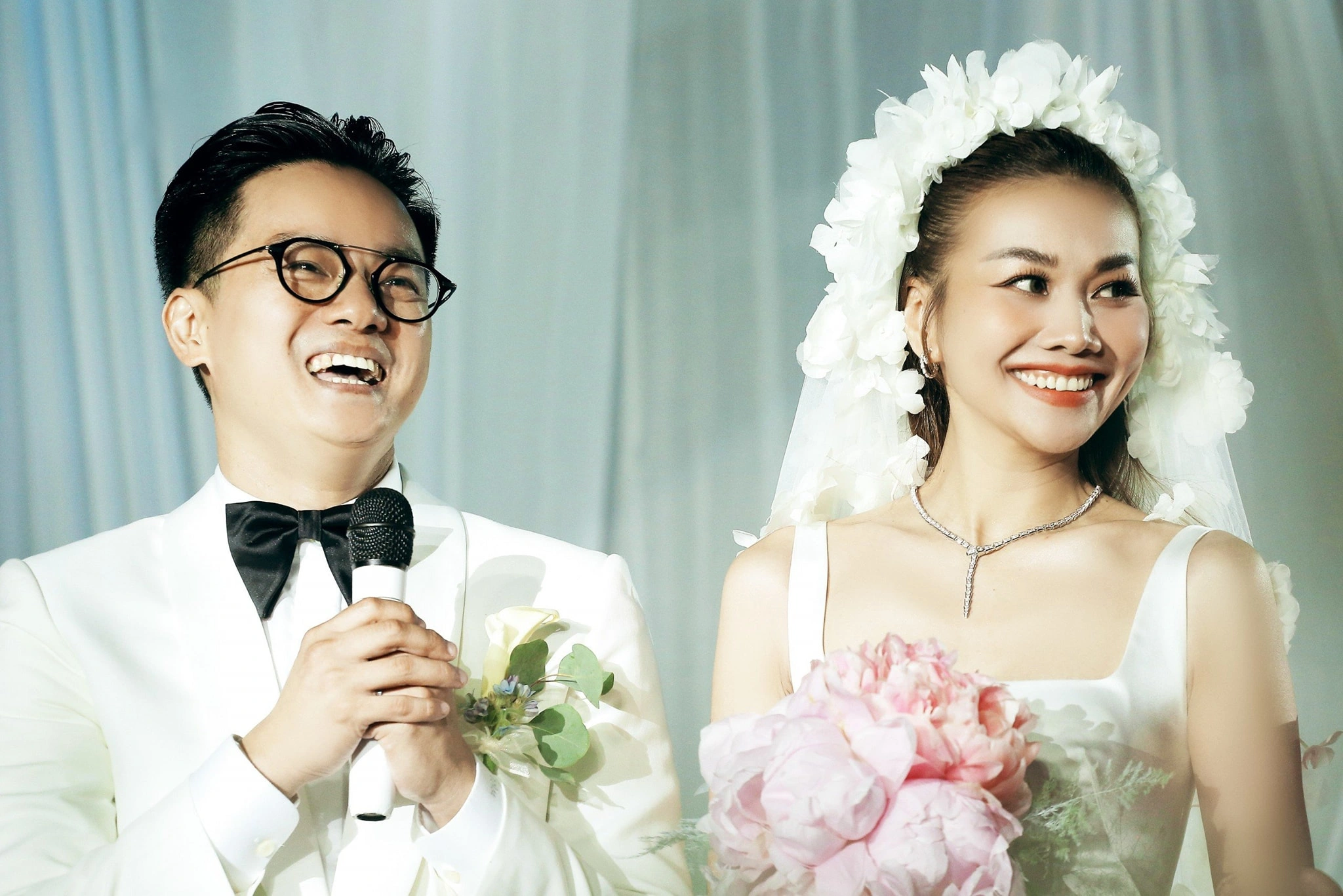 Thanh Hằng hạnh phúc bên ông xã nhạc trưởng.