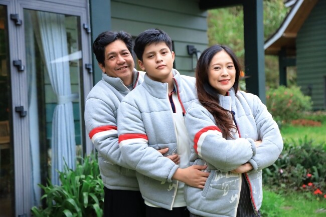 Con trai lớn của Thanh Thúy sở hữu chiều cao và nhan sắc nổi bật.