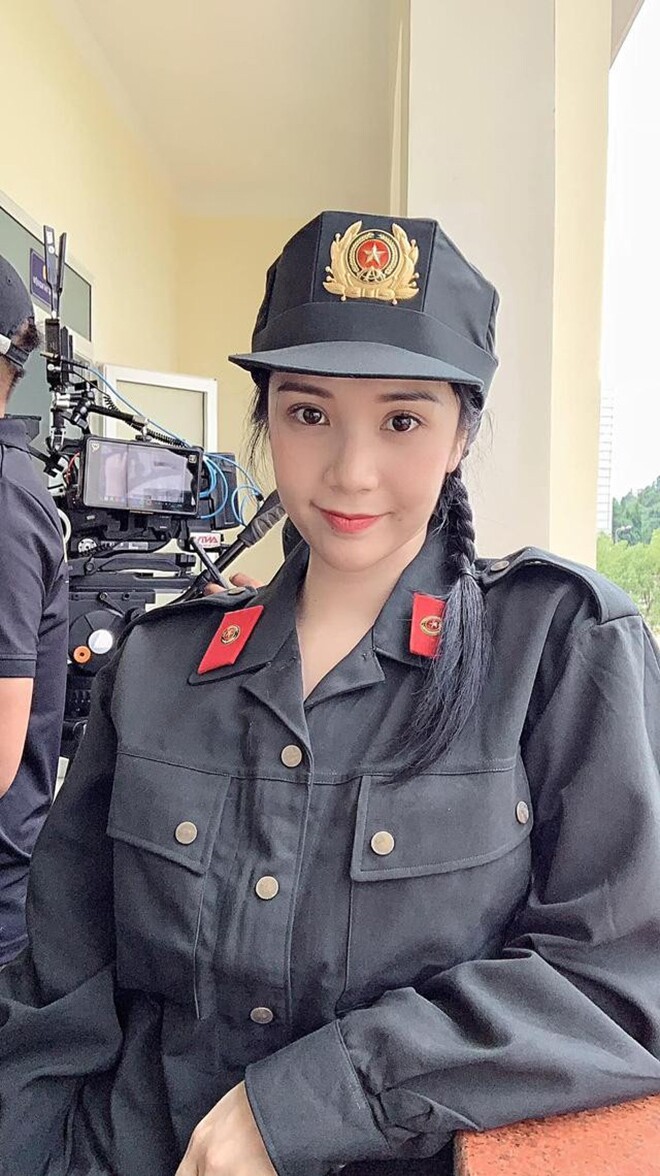 Sau vai Vân Điệp, Thanh Bi vào vai chính diện trong phim Bão Ngầm.
